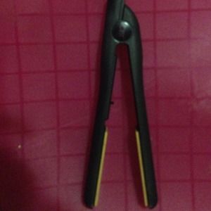 close to brand new hair straightener.