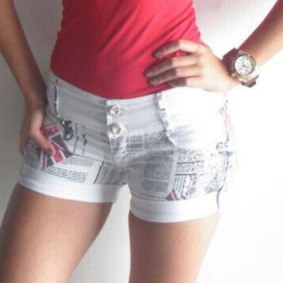 White magazine levantacola Push Up   Shorts - Picture 1 of 4