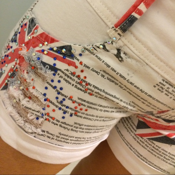 White magazine levantacola Push Up   Shorts - Picture 3 of 4