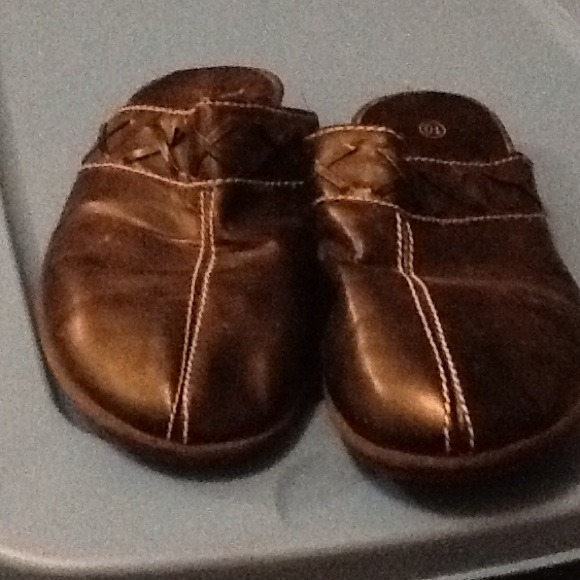 SIZE 10 black leather slip on shoes