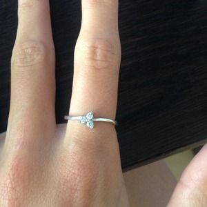 **SOLD** White gold 10k diamond promise ring