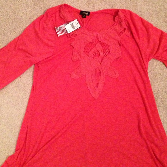 Coral 3/4 sleeve top