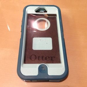 Teal otter box for iPhone 5 or 5s!