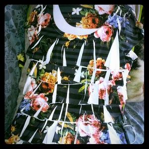 Very comfortable floral ruffle shirt