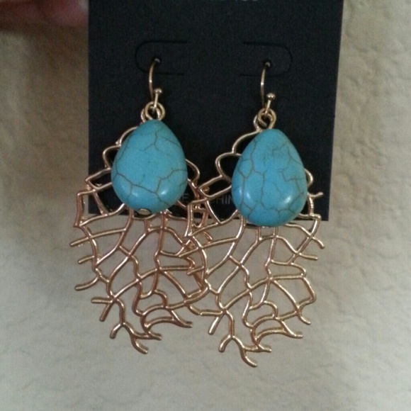 SOLDBUNDLEDangle Earrings - Picture 2 of 4