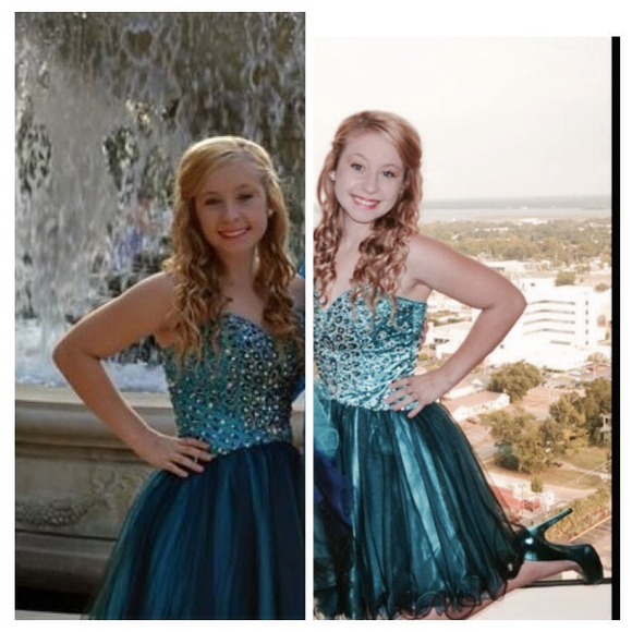 Homecoming dress - Picture 2 of 4