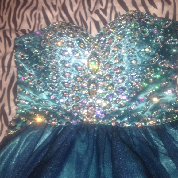 Homecoming dress - Picture 3 of 4