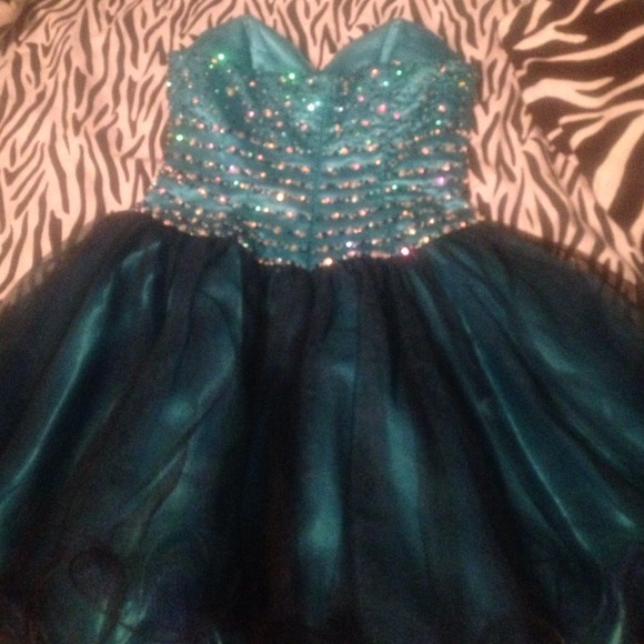 Homecoming dress - Picture 4 of 4