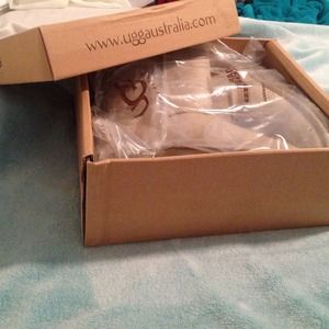 Ugg boots classic sand color!