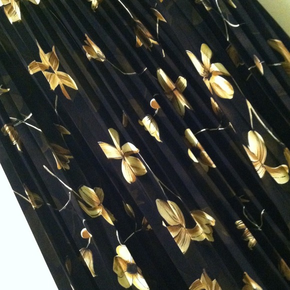 Vintage midi/maxi skirt! - Picture 2 of 2