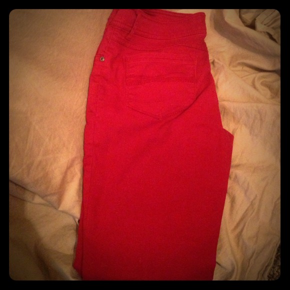 Red skinny pants