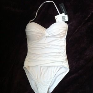 🔴sold🔴WHITE LA BLANCA SWIM SUIT $109 NWT