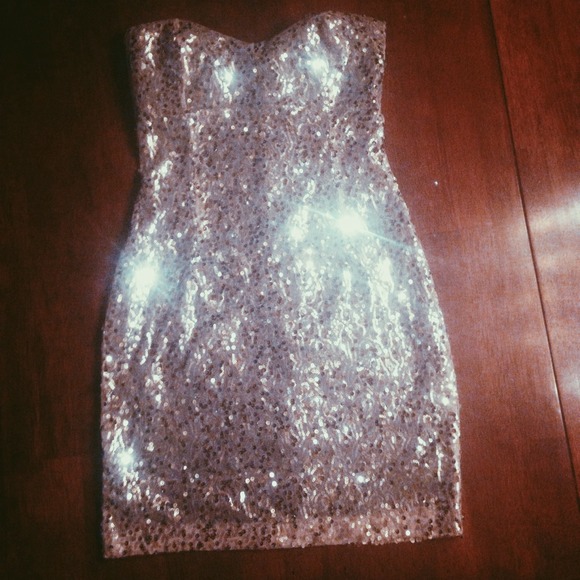 Von Maur Trixxi Sequins Dress