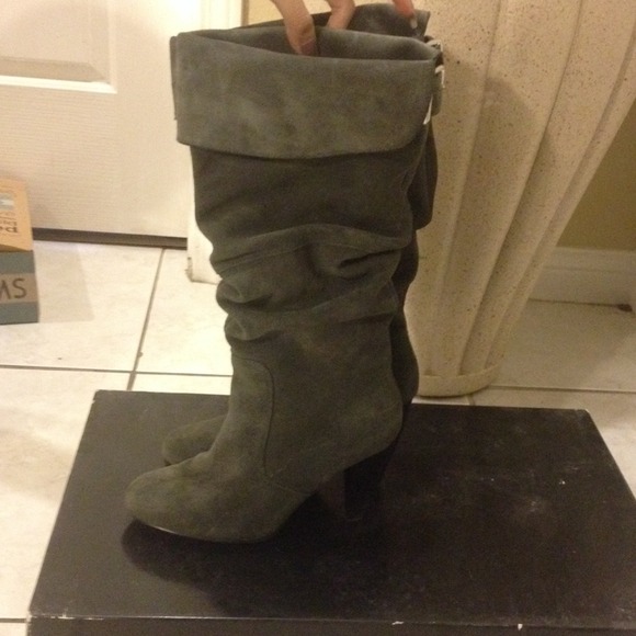 Used! Steve Madden Suede Boots