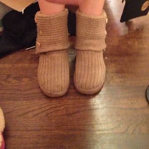Additional pictures of Bearpaw boots