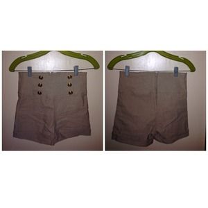 Tan/ Light brown high waisted shorts 🎀 $15