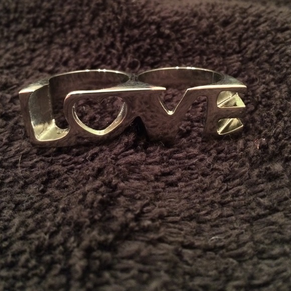 "Love" ring - Picture 3 of 3