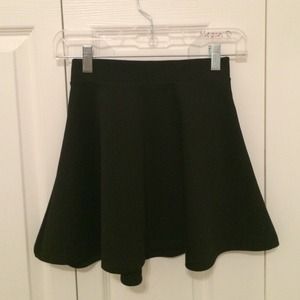 Forever 21 black circle skirt