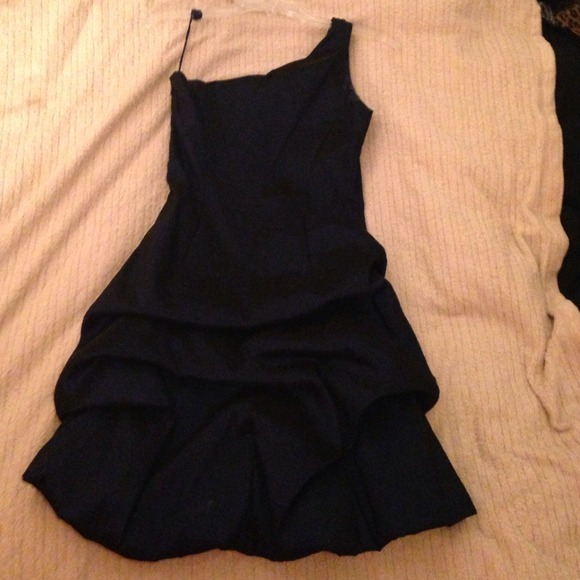 Short dress - Picture 3 of 3