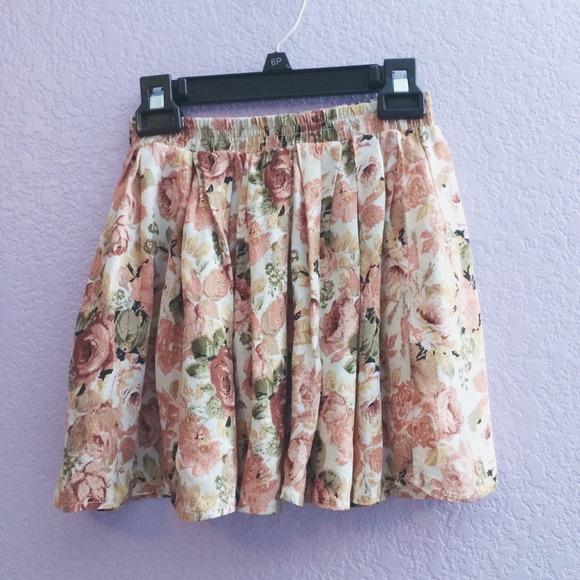 Brandy Melville Rare Pink Floral Luma Skirt