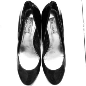 Steve Madden Classic black patent leather pumps