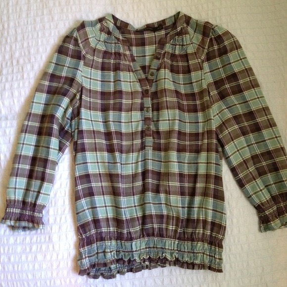 Quarter-sleeved Plaid shirt