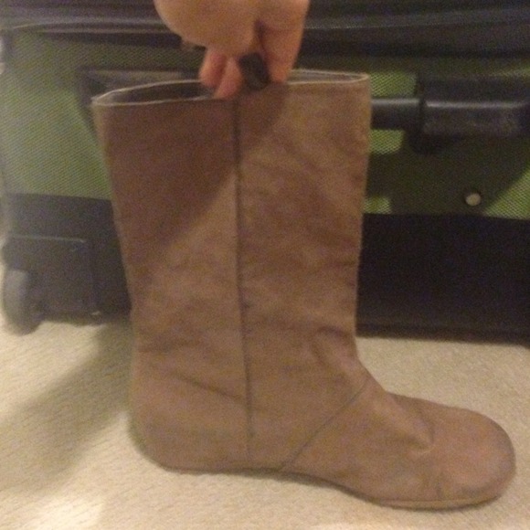 Suede fringe boots - Picture 2 of 2