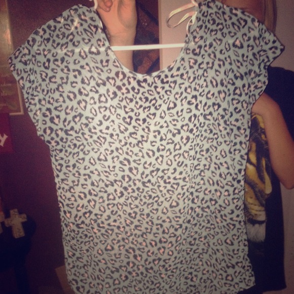 Cheetah shirt - Picture 1 of 1