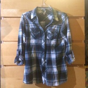SOLD✨Plaid flannel shirt