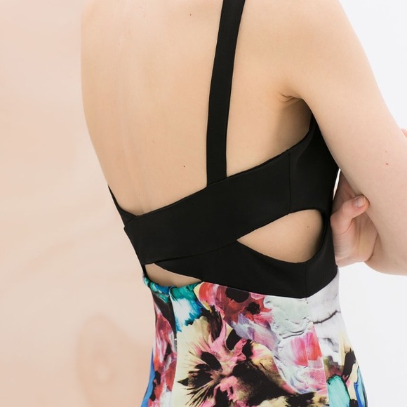 Zara printed fitted dress! - Picture 3 of 4