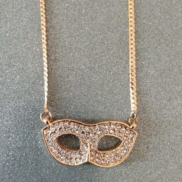 Sparkling Mask Necklace - Picture 3 of 3