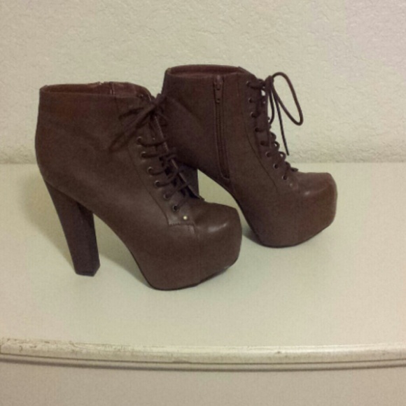 Light brown booties - Picture 2 of 3