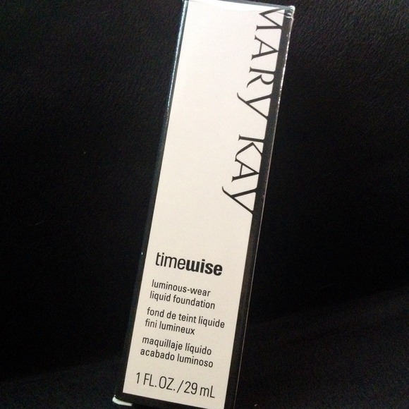 Mary Kay luminous wear liquid foundation