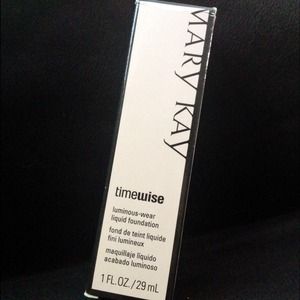 Beige 4 Mary Kay luminous wear liquid foundation