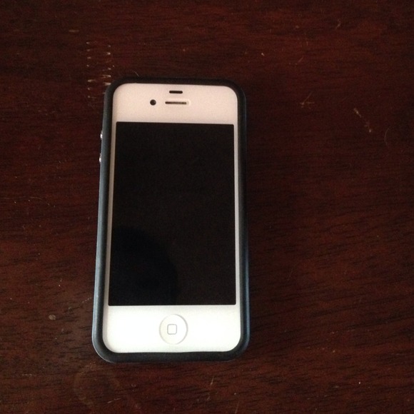 iPhone 4 - Picture 2 of 2