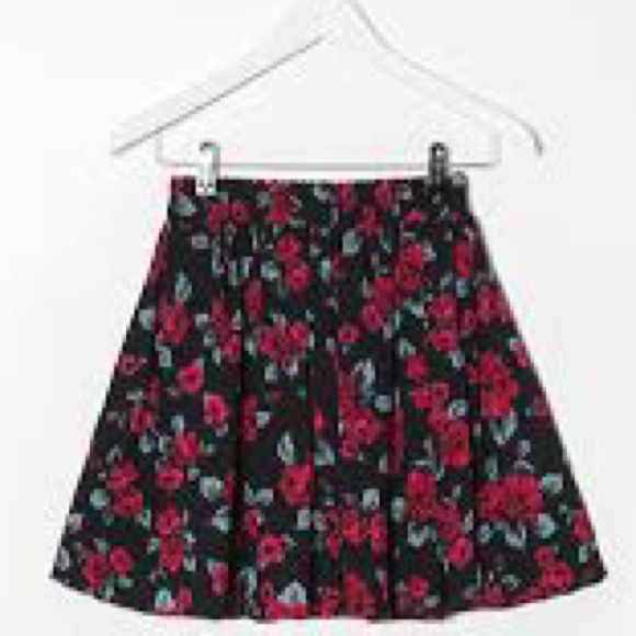 Red and black flower skater skirt
