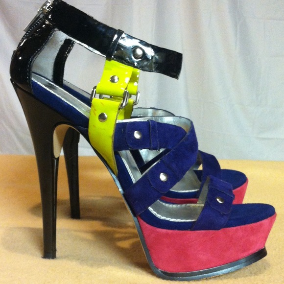 SOLD/Bakers Neon Color Heels - Picture 4 of 4