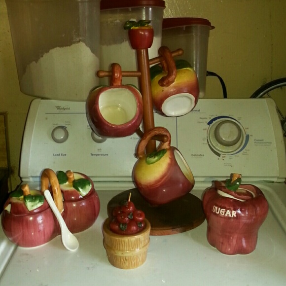 BUNDLE OF KITCHEN (APPLE'S. )