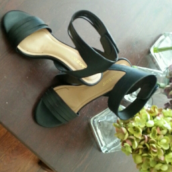 BAMBOO Black strap sandels with ankle straps - Picture 3 of 4