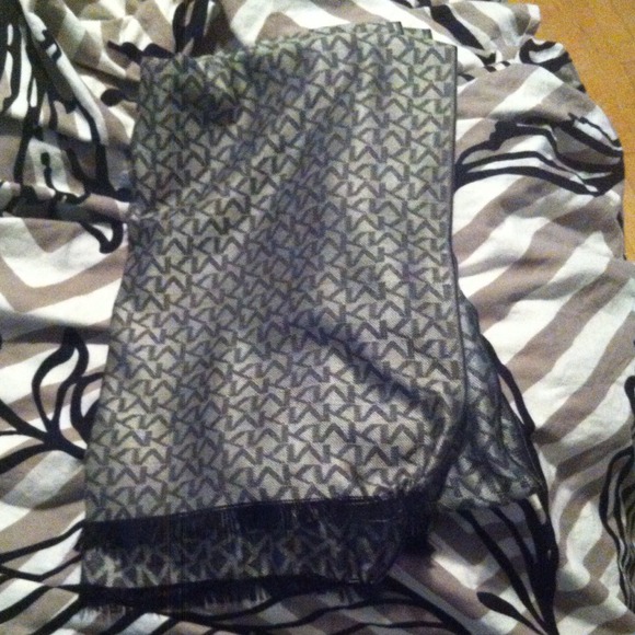 Michael Kors scarf