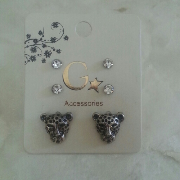 Jewelry - #HP Leopard & Rhinestone Studs