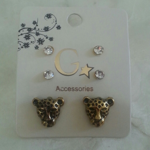 Jewelry - Leopard & Rhinestone Studs