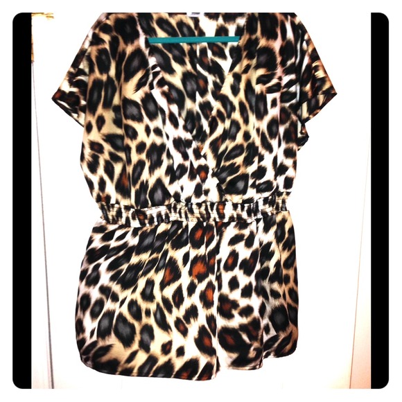 Worthington Tops - Silky, Leopard top