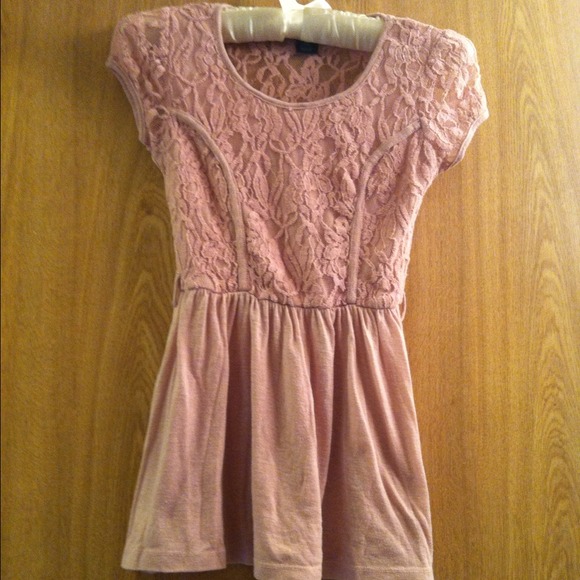 Rue 21 lacy pink top