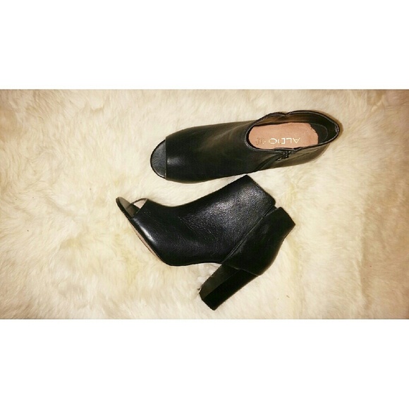 Open toe boots - Picture 3 of 4