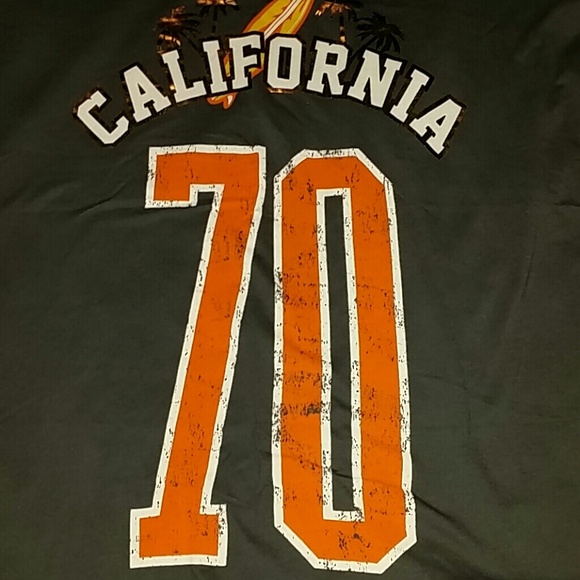 California Girls V neck Nwot