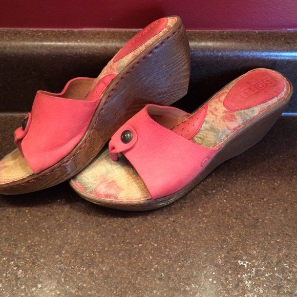 Born coral wedges size 9 (MW)