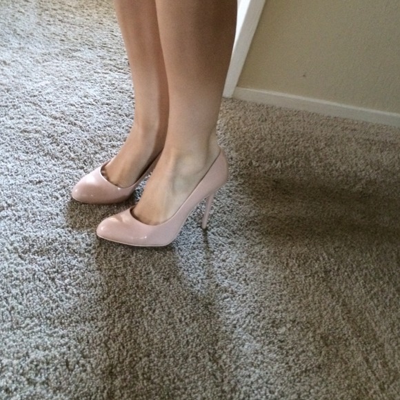 Steve Madden Nude Pump 6.5