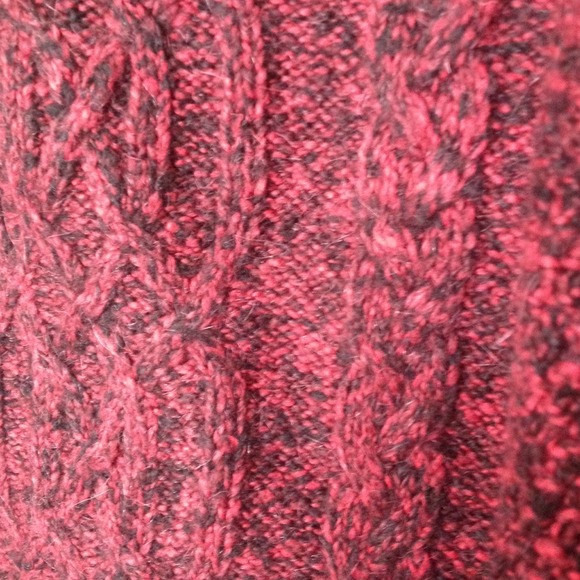 Maroon knit sweater - Picture 2 of 2