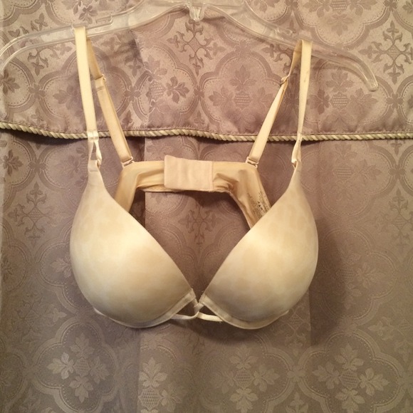 Victoria secret bombshell bra. 36C